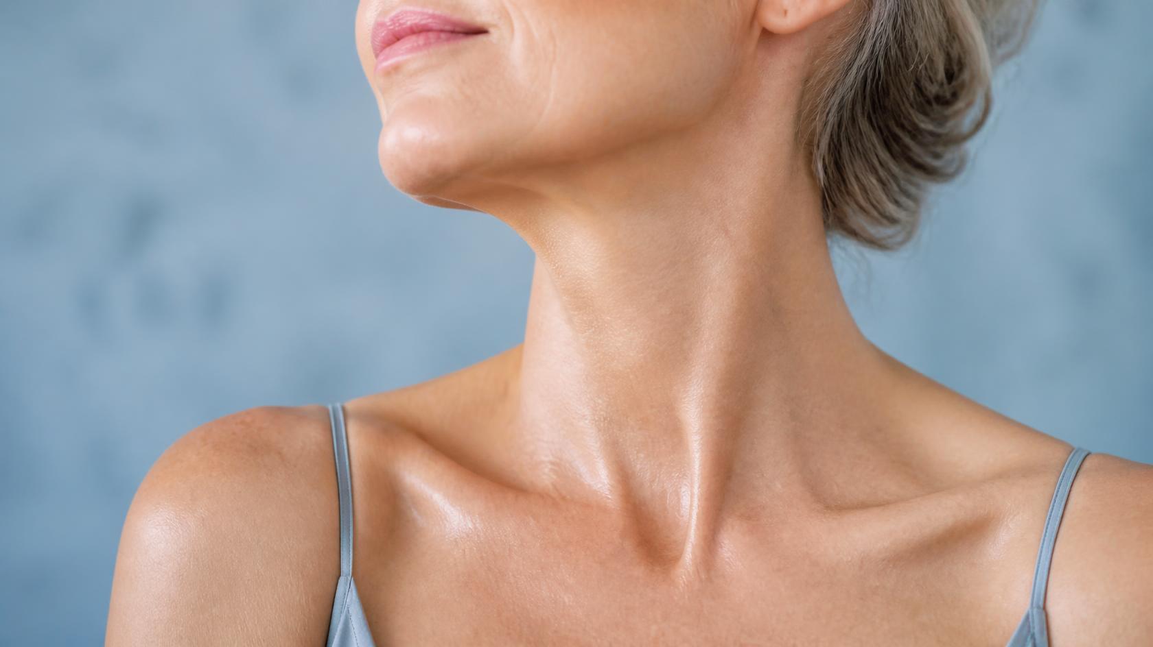 Skinbooster no pescoço como funciona, o que esperar do resultado e por que a região exige um cuidado redobrado após os 50