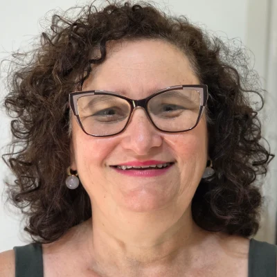Profa. Dra. Maria Isabel da Silva, farmacêutica e autora do Beleza com Ciência